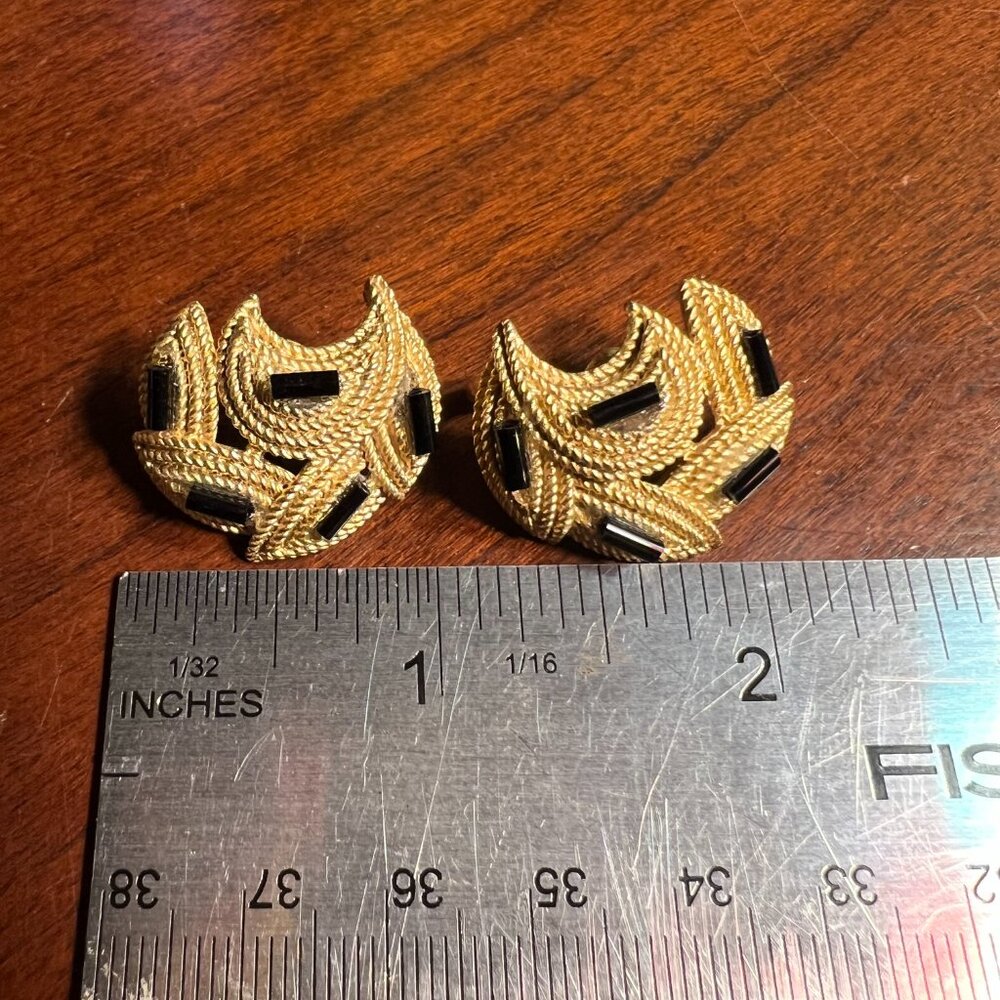 Vintage Crown Trifari Goldtone Clip Earrings, Black Glass Details - Picture 3 of 7